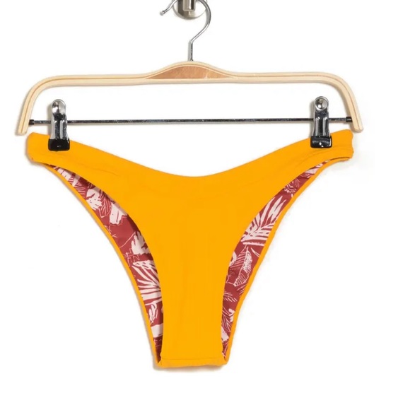 Hurley Slip Bikini Donna - Modello V Front High Leg Cheeky - In Nylon Riciclato - 4